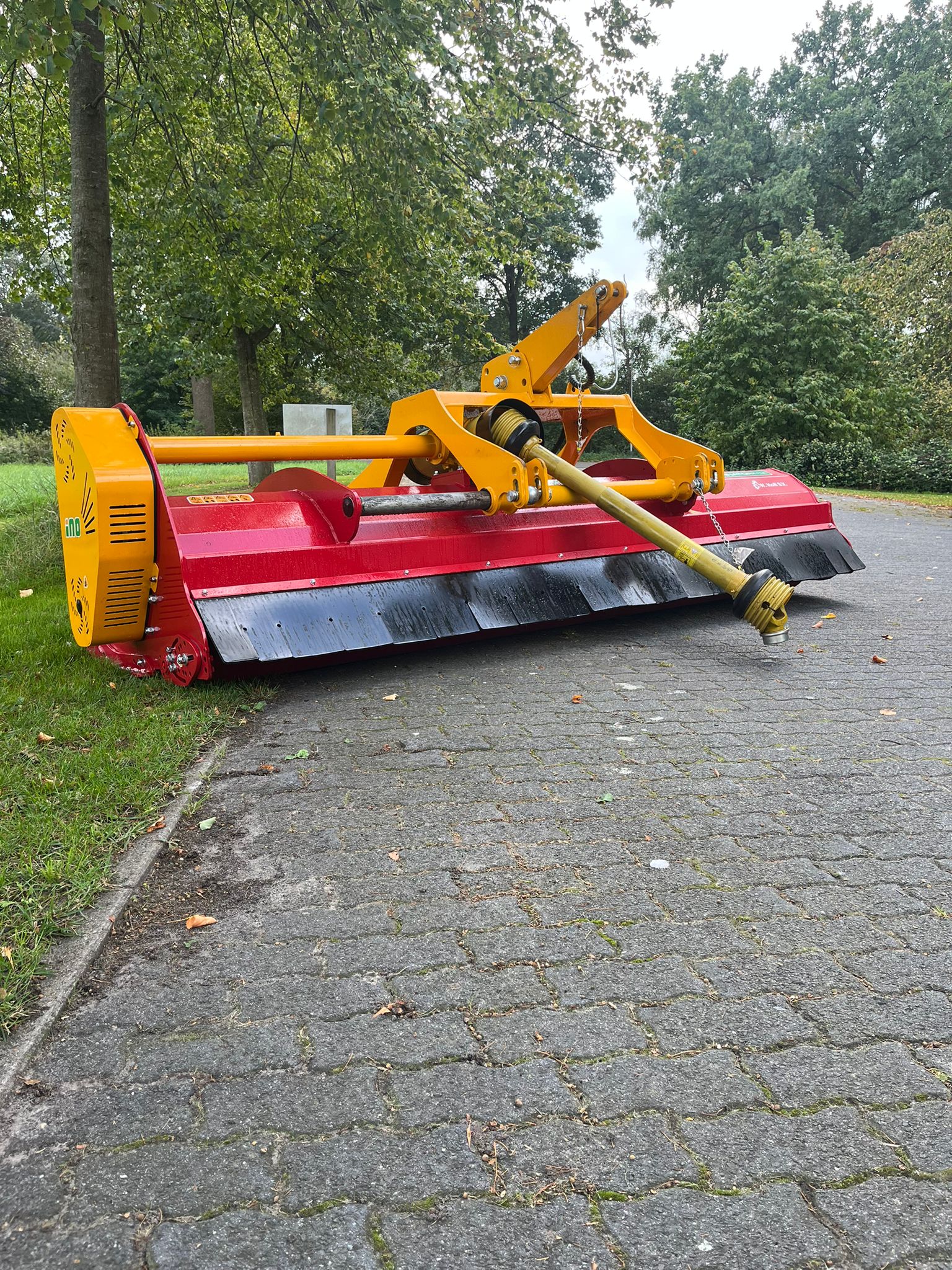 Foto van Ino Dominator 310 Klepelmaaier